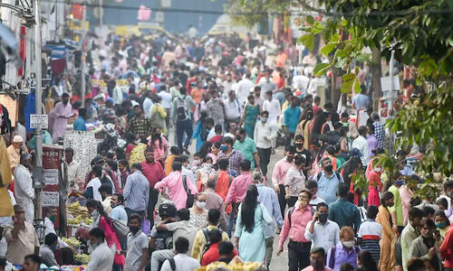 കൊവിഡ് നിയന്ത്രണ ലംഘനം; കേസുകള്‍ പിന്‍വലിക്കാനൊരുങ്ങി മഹാരാഷ്ട്ര സര്‍ക്കാര്‍