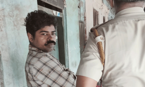 ചാലക്കുടി സ്വദേശിയെ അടിച്ചു കൊന്ന കേസില് പ്രതി അറസ്റ്റില് ചാലക്കുടി സ്വദേശിയെ അടിച്ചു കൊന്ന കേസില് പ്രതി അറസ്റ്റില്