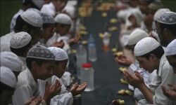 റമദാന്‍വ്രതം; മുസ് ലിം ജീവനക്കാര്‍ക്ക് ഒരു മണിക്കൂര്‍ നേരത്തെ പോകാന്‍ അനുമതി നല്‍കി തെലങ്കാന സര്‍ക്കാര്‍