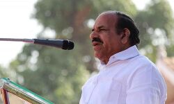 ഇന്ത്യ ഭരിക്കുന്നത് എണ്ണ കമ്പനിക്കാര് വില നിശ്ചയിക്കുമ്പോള് അതില് ഒപ്പിട്ട് കൊടുക്കുന്ന പ്രധാനമന്ത്രി: കോടിയേരി ഇന്ത്യ ഭരിക്കുന്നത് എണ്ണ കമ്പനിക്കാര് വില നിശ്ചയിക്കുമ്പോള് അതില് ഒപ്പിട്ട് കൊടുക്കുന്ന പ്രധാനമന്ത്രി: കോടിയേരി