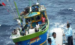 ശ്രീലങ്കന്‍ നാവികസേന 12 മല്‍സ്യത്തൊഴിലാളികളെ അറസ്റ്റ് ചെയ്തു