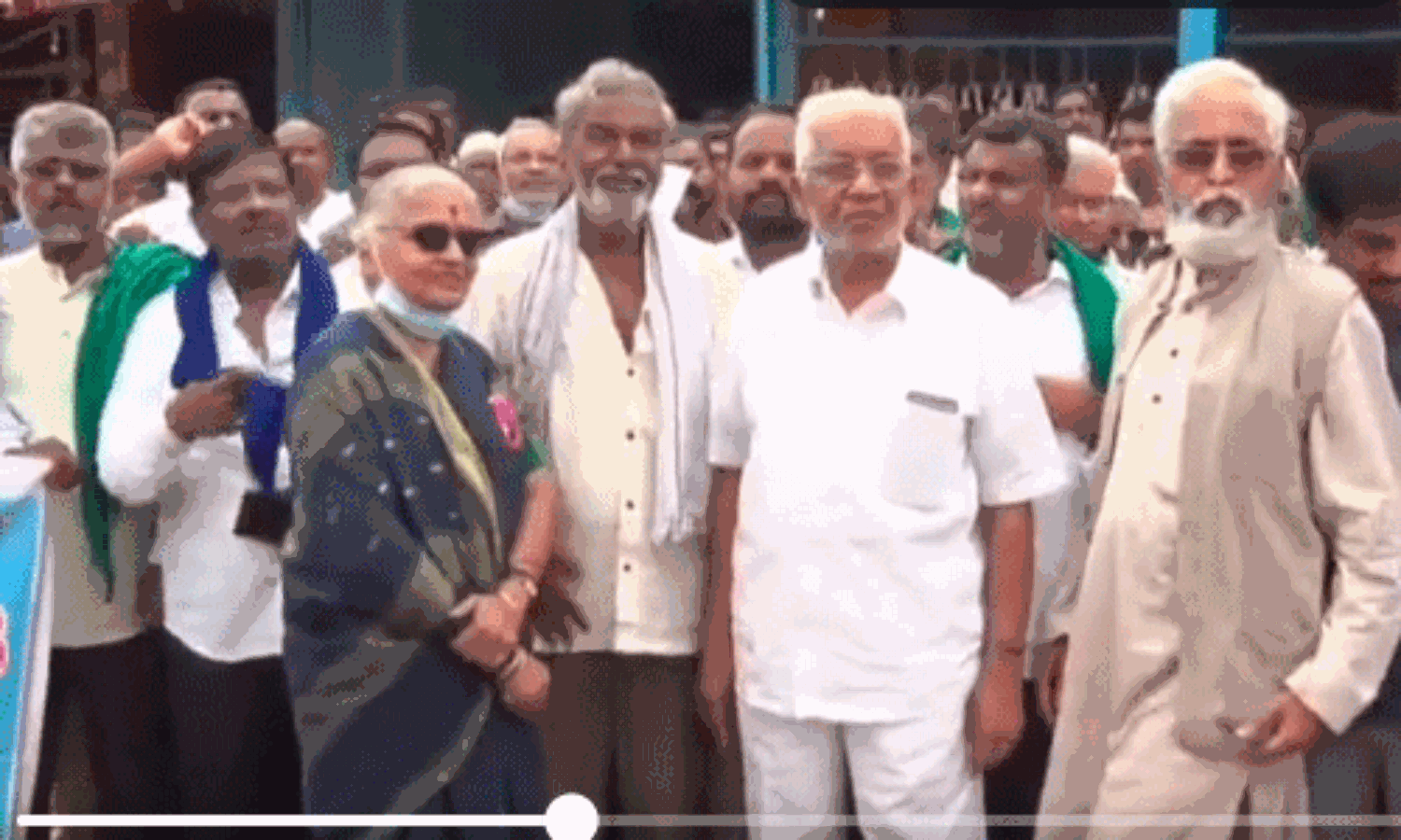 വെറുപ്പ് സംഘ്പരിവാറിന്റെ എനര്ജി ഡ്രിങ്ക്; ഹലാല് ആട്ടിറച്ചി വാങ്ങി കര്ണാടകയിലെ എഴുത്തുകാര് (വീഡിയോ) വെറുപ്പ് സംഘ്പരിവാറിന്റെ എനര്ജി ഡ്രിങ്ക്; ഹലാല് ആട്ടിറച്ചി വാങ്ങി കര്ണാടകയിലെ എഴുത്തുകാര് (വീഡിയോ)