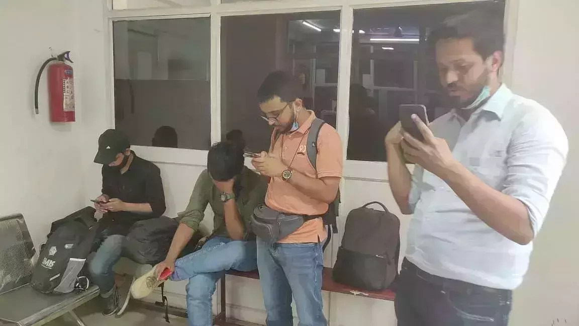 മാധ്യമപ്രവര്ത്തകര്ക്കെതിരായ ഹിന്ദുത്വരുടെ ആക്രമണത്തില് ട്വീറ്റ്: ശത്രുത വളര്ത്തിയതിന് റിപോര്ട്ടര്ക്കും ന്യൂസ് പോര്ട്ടലിനും എതിരേ പോലിസ് കേസ് മാധ്യമപ്രവര്ത്തകര്ക്കെതിരായ ഹിന്ദുത്വരുടെ ആക്രമണത്തില് ട്വീറ്റ്: ശത്രുത വളര്ത്തിയതിന് റിപോര്ട്ടര്ക്കും ന്യൂസ് പോര്ട്ടലിനും എതിരേ പോലിസ് കേസ്