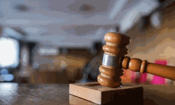 ഡോക്ടറെ പീഡിപ്പിച്ച പ്രതിക്ക് മൂന്ന് വര്ഷം തടവ്; ശിക്ഷ കുറഞ്ഞെന്ന് പറഞ്ഞ് വധിക്കെതിരെ അപ്പീല് നല്കാന് പരാതിക്കാരി ഡോക്ടറെ പീഡിപ്പിച്ച പ്രതിക്ക് മൂന്ന് വര്ഷം തടവ്; ശിക്ഷ കുറഞ്ഞെന്ന് പറഞ്ഞ് വധിക്കെതിരെ അപ്പീല് നല്കാന് പരാതിക്കാരി