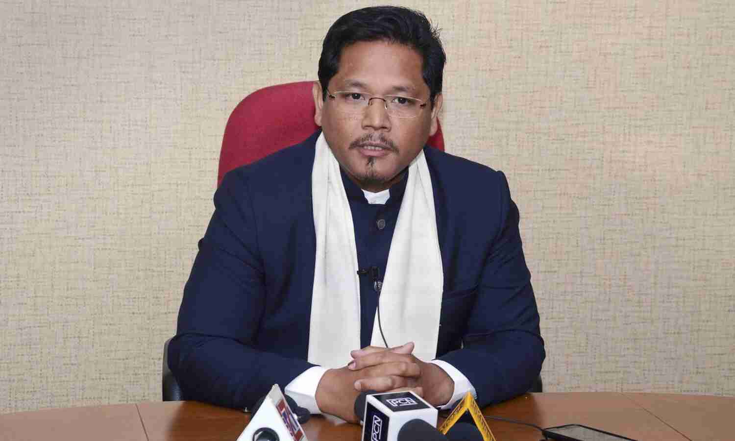 വിദ്യാഭ്യാസ സ്ഥാപനങ്ങള് ബോംബ് വെച്ച് തകര്ക്കും: മേഘാലയ മുഖ്യമന്ത്രിക്ക് ഭീഷണി സന്ദേശം; പിന്നില് തൊഴിലില്ലാത്ത യോഗ്യതയുള്ള യുവാക്കളുടെ ഭീകര സംഘം വിദ്യാഭ്യാസ സ്ഥാപനങ്ങള് ബോംബ് വെച്ച് തകര്ക്കും: മേഘാലയ മുഖ്യമന്ത്രിക്ക് ഭീഷണി സന്ദേശം; പിന്നില് തൊഴിലില്ലാത്ത യോഗ്യതയുള്ള യുവാക്കളുടെ ഭീകര സംഘം