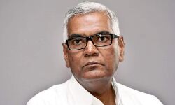 ആര്എസ്എസ് രാജ്യത്തിനു തന്നെ ഭീഷണി; കോൺഗ്രസുമായി സഹകരിക്കണം: ഡി രാജ ആര്എസ്എസ് രാജ്യത്തിനു തന്നെ ഭീഷണി; കോൺഗ്രസുമായി സഹകരിക്കണം: ഡി രാജ