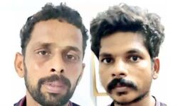 കവര്ച്ച കേസിലെ പ്രതികള് മോഷ്ടിച്ച ബൈക്കുമായി പിടിയില് കവര്ച്ച കേസിലെ പ്രതികള് മോഷ്ടിച്ച ബൈക്കുമായി പിടിയില്