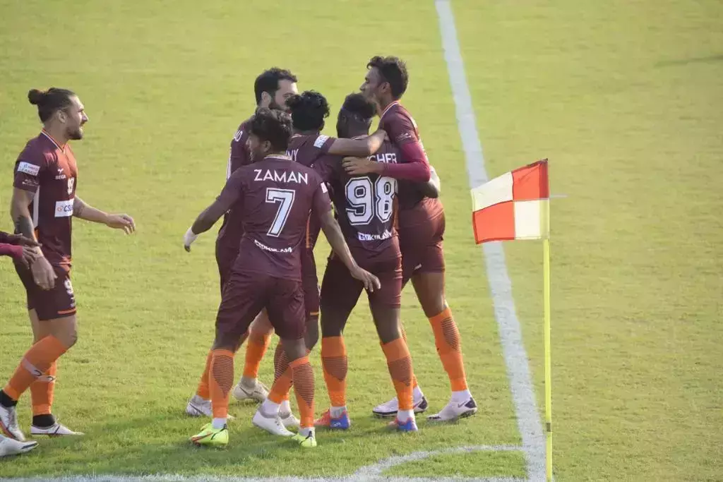 ഐ ലീഗ്; കുതിപ്പ് തുടര്ന്ന് ഗോകുലം ഒന്നാം സ്ഥാനത്ത് ഐ ലീഗ്; കുതിപ്പ് തുടര്ന്ന് ഗോകുലം ഒന്നാം സ്ഥാനത്ത്