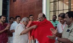 കെ വി തോമസ് ഇന്ന് സിപിഎം വേദിയില്; അച്ചടക്ക നടപടിക്കൊരുങ്ങി കോണ്ഗ്രസ് കെ വി തോമസ് ഇന്ന് സിപിഎം വേദിയില്; അച്ചടക്ക നടപടിക്കൊരുങ്ങി കോണ്ഗ്രസ്