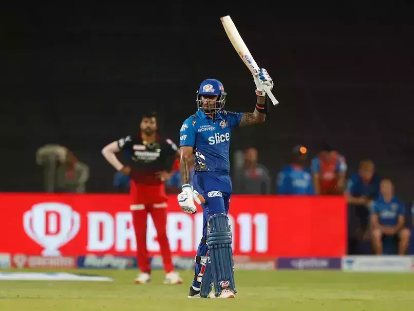 ഐപിഎല്; യാദവ്(37 പന്തില് 68 റണ്സ്) മുംബൈയെ കരകയറ്റി; ആര്സിബിക്ക് ലക്ഷ്യം 152 റണ്സ് ഐപിഎല്; യാദവ്(37 പന്തില് 68 റണ്സ്) മുംബൈയെ കരകയറ്റി; ആര്സിബിക്ക് ലക്ഷ്യം 152 റണ്സ്