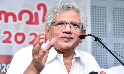 ഇടതുപക്ഷം ഒരു മൂലയിലേക്ക് ഒതുങ്ങിയിരിക്കുന്നുവെന്ന് പറയുമ്പോഴും മോദി ചുവന്ന പതാകയെ ഭയപ്പെടുന്നു: യെച്ചൂരി