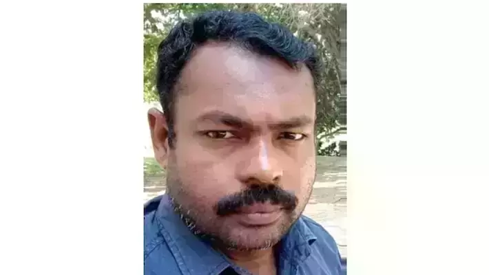 പക്ഷാഘാതം: കോട്ടക്കല് സ്വദേശി ഒമാനില് മരിച്ചു പക്ഷാഘാതം: കോട്ടക്കല് സ്വദേശി ഒമാനില് മരിച്ചു