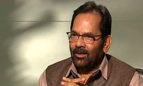 ജനങ്ങള് എന്ത് കഴിക്കണം എന്ന് പറയേണ്ടത് സര്ക്കാരിന്റെ പണിയല്ല; കേന്ദ്ര മന്ത്രി മുഖ്താർ അബ്ബാസ് നഖ്വി ജനങ്ങള് എന്ത് കഴിക്കണം എന്ന് പറയേണ്ടത് സര്ക്കാരിന്റെ പണിയല്ല; കേന്ദ്ര മന്ത്രി മുഖ്താർ അബ്ബാസ് നഖ്വി