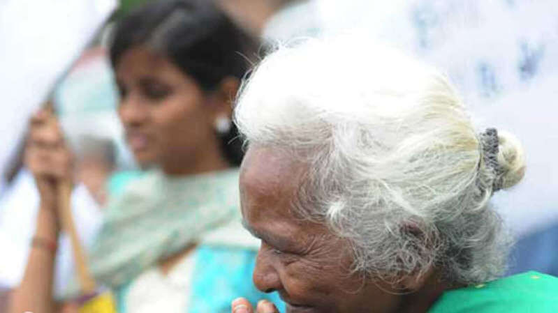 വൃദ്ധ മാതാവിനെ പത്തു വര്‍ഷം വീട്ടിനുള്ളില്‍ പൂട്ടിയിട്ടു: മക്കളായ പോലിസുകാരനും ദൂരദര്‍ശന്‍ ജീവനക്കാരനുമെതിരേ കേസ്