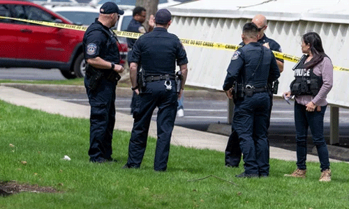 അമേരിക്കയില് വീണ്ടും ആള്ക്കൂട്ടത്തിന് നേരെ വെടിവെപ്പ്; 13 പേര്ക്ക് പരിക്കേറ്റു അമേരിക്കയില് വീണ്ടും ആള്ക്കൂട്ടത്തിന് നേരെ വെടിവെപ്പ്; 13 പേര്ക്ക് പരിക്കേറ്റു