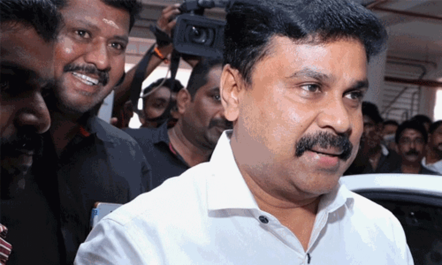 നടിയെ ആക്രമിച്ച കേസ്: തുടരന്വേഷണ പുരോഗതി റിപ്പോര്ട്ട് ഇന്ന് കോടതിയില് സമര്പ്പിക്കും നടിയെ ആക്രമിച്ച കേസ്: തുടരന്വേഷണ പുരോഗതി റിപ്പോര്ട്ട് ഇന്ന് കോടതിയില് സമര്പ്പിക്കും