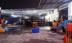 മത്സ്യ സംസ്‌കരണ ശാലയില്‍ വിഷവാതകം ശ്വസിച്ച് അഞ്ച് തൊഴിലാളികള്‍ മരിച്ചു