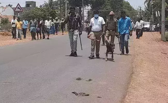 ആളൊഴിഞ്ഞ ഇടത്തേക്ക് കൂട്ടിക്കൊണ്ടുപോയി രണ്ടു ദലിത് യുവാക്കളെ ക്രൂരമായി മര്‍ദ്ദിച്ച് കൊലപ്പെടുത്തി