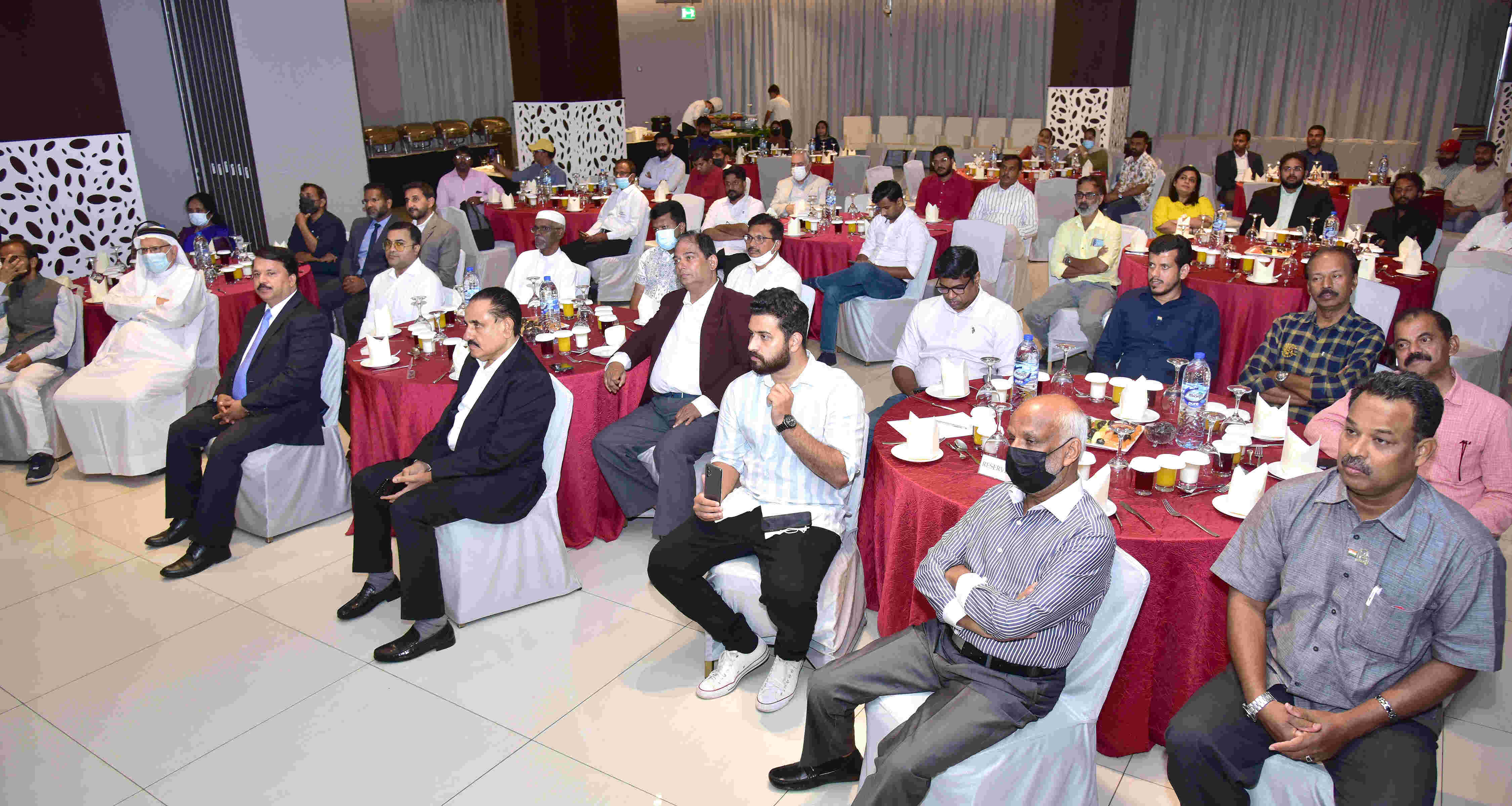 യാ ഇമാറാത്ത്: പ്രവാസത്തിന്റെ ഹൃദയ പുസ്തകം പ്രകാശനം ചെയ്തു