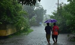 ന്യൂനമര്‍ദ്ദപാത്തി: സംസ്ഥാനത്ത് ഇന്നും വ്യാപക മഴ; ഒറ്റപ്പെട്ടയിടങ്ങളില്‍ ശക്തമായ മഴ