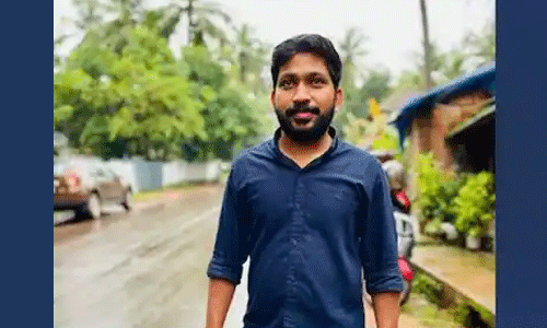 കണ്ണൂരില് ടാങ്കര് ലോറി കടയിലേക്ക് ഇടിച്ചുകയറി ഒരു മരണം കണ്ണൂരില് ടാങ്കര് ലോറി കടയിലേക്ക് ഇടിച്ചുകയറി ഒരു മരണം