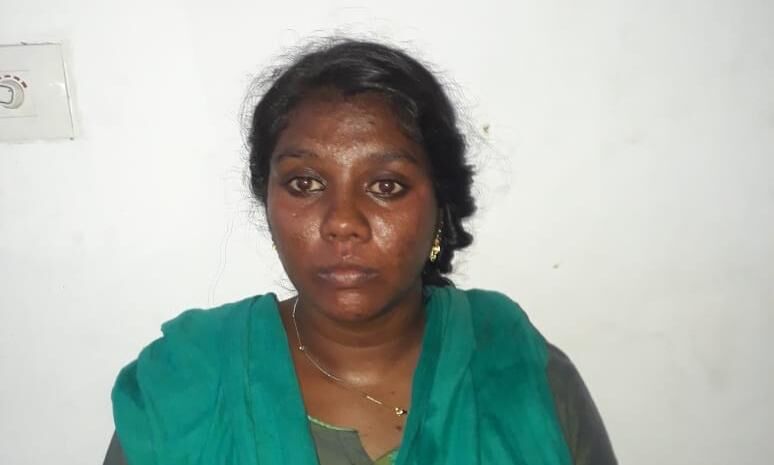 പെരുന്നാള് തിരക്കിനിടെ മോഷണം: യുവതി പിടിയില് പെരുന്നാള് തിരക്കിനിടെ മോഷണം: യുവതി പിടിയില്