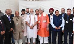 യു.എ.ഇ. വ്യവസായ സംഘം പ്രധാനമന്ത്രിയുമായി ജമ്മുവില് കൂടിക്കാഴ്ച നടത്തി യു.എ.ഇ. വ്യവസായ സംഘം പ്രധാനമന്ത്രിയുമായി ജമ്മുവില് കൂടിക്കാഴ്ച നടത്തി