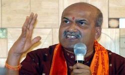 അക്ഷയതൃതീയ ഹൈന്ദവരുടെ ഉത്സവം;മുസ്‌ലിംകളുടെ കടകളില്‍ നിന്ന് സ്വര്‍ണം വാങ്ങരുത്;വിവാദ ആഹ്വാനവുമായി പ്രമോദ് മുത്താലിക്