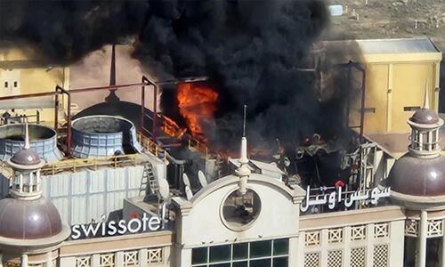 ദുബയ് ഡൗണ് ടൗണില് ഹോട്ടലിന്റെ മേല്ക്കൂരയില് തീപ്പിടിത്തം ദുബയ് ഡൗണ് ടൗണില് ഹോട്ടലിന്റെ മേല്ക്കൂരയില് തീപ്പിടിത്തം