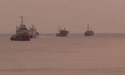 ബേപ്പൂരില്‍നിന്ന് ലക്ഷദ്വീപിലേക്ക് പോയ ഉരു മുങ്ങി; ആറ് ജീവനക്കാരെ കോസ്റ്റ്ഗാര്‍ഡ് രക്ഷപ്പെടുത്തി