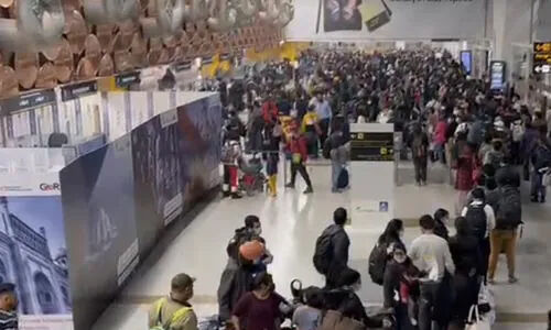 കൊവിഡിനുശേഷം ഡല്ഹി വിമാനത്താവളത്തിലെ തിരക്ക് വര്ധിച്ചതായി റിപോര്ട്ട് കൊവിഡിനുശേഷം ഡല്ഹി വിമാനത്താവളത്തിലെ തിരക്ക് വര്ധിച്ചതായി റിപോര്ട്ട്