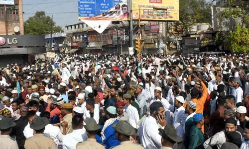 ഈദ് ആഘോഷങ്ങള്ക്കെതിരേ ഹിന്ദുത്വര്; ജോധ്പൂരില് കര്ഫ്യൂ; ഇന്റര്നെറ്റ് ബന്ധം വിച്ഛേദിച്ചു ഈദ് ആഘോഷങ്ങള്ക്കെതിരേ ഹിന്ദുത്വര്; ജോധ്പൂരില് കര്ഫ്യൂ; ഇന്റര്നെറ്റ് ബന്ധം വിച്ഛേദിച്ചു