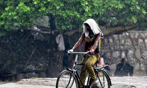 ഡല്‍ഹിയില്‍ പലയിടങ്ങളിലും മഴയും ആലിപ്പഴംവീഴ്ചയും