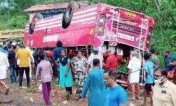 เดเดพเดธเดฐเตโเดเตเดเตเดเต เดธเตเดตเดเดพเดฐเตเดฏ เดฌเดธเต เดคเดฒเดเตเดดเดพเดฏเดฟ เดฎเดฑเดฟเดเตเดเต; 21 เดชเตเดฐเตโเดเตเดเต เดชเดฐเดฟเดเตเดเต เดเดพเดธเดฐเตโเดเตเดเตเดเต เดธเตเดตเดเดพเดฐเตเดฏ เดฌเดธเต เดคเดฒเดเตเดดเดพเดฏเดฟ เดฎเดฑเดฟเดเตเดเต; 21 เดชเตเดฐเตโเดเตเดเต เดชเดฐเดฟเดเตเดเต