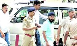 കെജ്രിവാളിനെതിരേ ഭീഷണി: ബിജെപി നേതാവിന്റെ ഹരജിയില്‍ പാതിരാത്രിയില്‍ വാദം കേട്ട് ഹൈക്കോടതി; അറസ്റ്റ് പാടില്ലെന്ന് പഞ്ചാബ് പോലിസിന് നിര്‍ദേശം