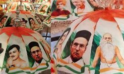 വിവാദമായതോടെ ചമയ പ്രദര്ശനത്തില് നിന്ന് സവര്ക്കറുടെ ചിത്രമുള്ള കുട ഒഴിവാക്കി വിവാദമായതോടെ ചമയ പ്രദര്ശനത്തില് നിന്ന് സവര്ക്കറുടെ ചിത്രമുള്ള കുട ഒഴിവാക്കി