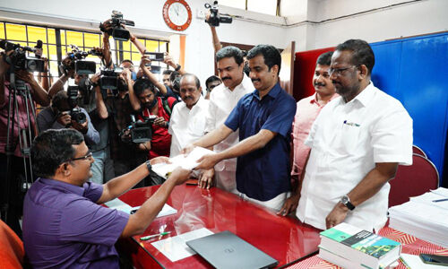 തൃക്കാക്കര ഉപതിരഞ്ഞെടുപ്പ്: ഡോ.ജോ ജോസഫ് നാമനിര്ദ്ദേശ പത്രിക സമര്പ്പിച്ചു തൃക്കാക്കര ഉപതിരഞ്ഞെടുപ്പ്: ഡോ.ജോ ജോസഫ് നാമനിര്ദ്ദേശ പത്രിക സമര്പ്പിച്ചു
