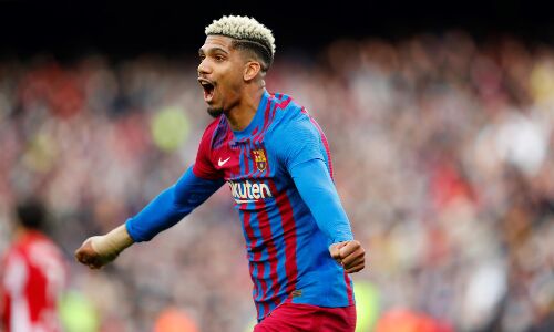 റൊണാള്ഡ് അറഹോയുടെ പരിക്ക് ഗുരുതരമല്ല; സാവി റൊണാള്ഡ് അറഹോയുടെ പരിക്ക് ഗുരുതരമല്ല; സാവി