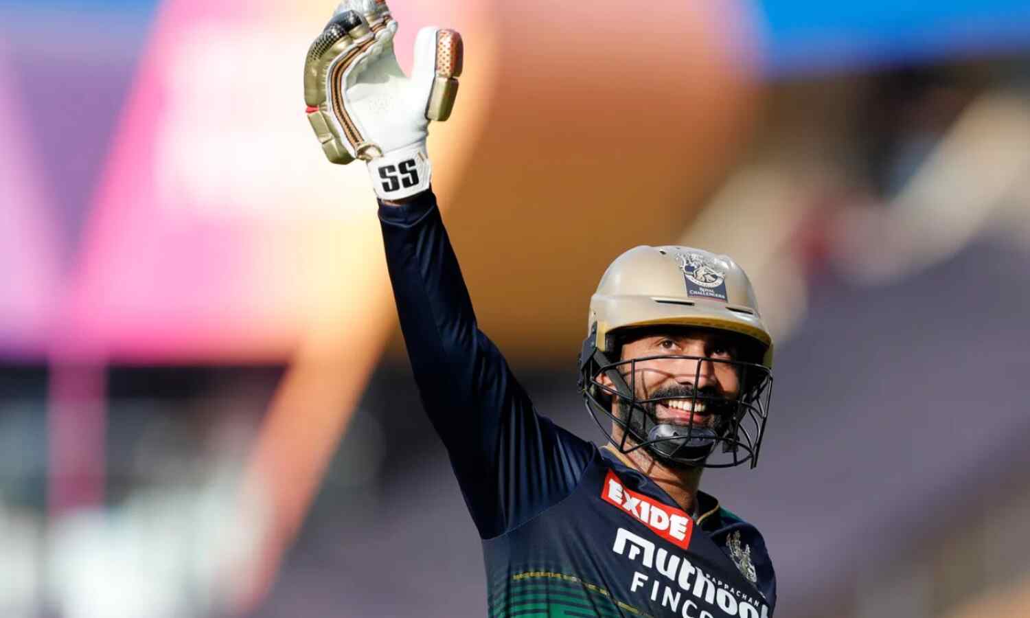 ഞാനൊരു സെലക്ടറാണെങ്കില് ഡികെയെ ലോകകപ്പ് ടീമിലുള്പ്പെടുത്തും: ഗവാസ്കര് ഞാനൊരു സെലക്ടറാണെങ്കില് ഡികെയെ ലോകകപ്പ് ടീമിലുള്പ്പെടുത്തും: ഗവാസ്കര്