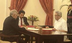 റെനില് വിക്രമസിംഗെ ശ്രീലങ്കന് പ്രധാനമന്ത്രിയായി സത്രപ്രതിജ്ഞ ചെയ്തു റെനില് വിക്രമസിംഗെ ശ്രീലങ്കന് പ്രധാനമന്ത്രിയായി സത്രപ്രതിജ്ഞ ചെയ്തു