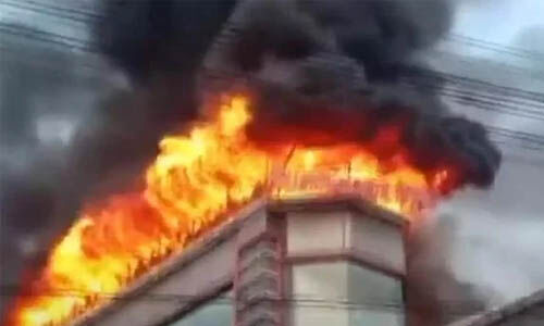 മാന്നാറില്‍ തുണിക്കടയുടെ ഗോഡൗണില്‍ വന്‍ തീപ്പിടിത്തം