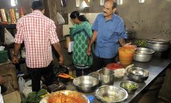 സംസ്ഥാനത്ത് ഭക്ഷ്യ സുരക്ഷാ പരിശോധന തുടരും; രണ്ട് ദിവസങ്ങളിലായി പരിശോധന നടന്നത് 484 സ്ഥാപനങ്ങളില്‍