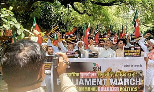 ഡല്‍ഹിയിലെ ബുള്‍ഡോസര്‍ രാഷ്ട്രീയം അവസാനിപ്പിക്കണം: എസ്ഡിപിഐ പാര്‍ലമെന്റ് മാര്‍ച്ച് നടത്തി