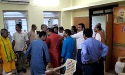 മണിക് സാഹയെ മുഖ്യമന്ത്രിയാക്കിയതിനെതിരേ ത്രിപുരയില്‍ എംഎല്‍എമാരുടെ കൂട്ടയടി
