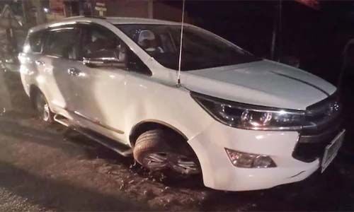 മന്ത്രി എം വി ഗോവിന്ദന്റെ കാര് അപകടത്തില്പെട്ടു മന്ത്രി എം വി ഗോവിന്ദന്റെ കാര് അപകടത്തില്പെട്ടു