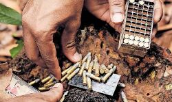 ആളൊഴിഞ്ഞ പറമ്പില്‍ നിന്ന് കണ്ടെത്തിയ വെടിയുണ്ടകള്‍ക്ക് പതിനഞ്ച് വര്‍ഷത്തെ പഴക്കം