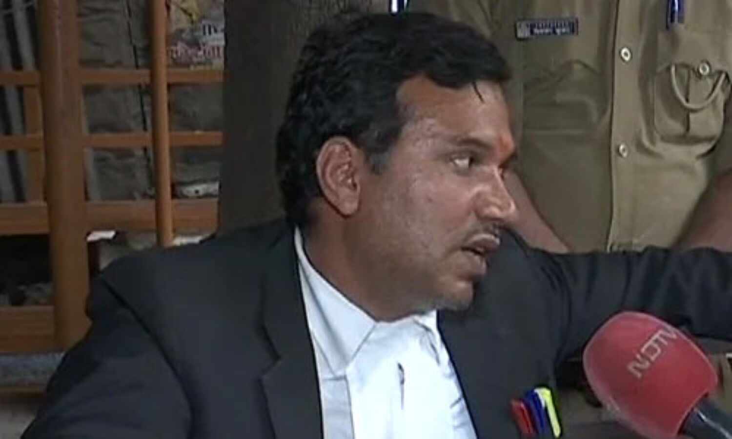 ഗ്യാന്വാപി മസ്ജിദ്: താന് വഞ്ചിക്കപ്പെട്ടെന്ന് പുറത്താക്കപ്പെട്ട അഡ്വക്കേറ്റ് കമ്മീഷണര് ഗ്യാന്വാപി മസ്ജിദ്: താന് വഞ്ചിക്കപ്പെട്ടെന്ന് പുറത്താക്കപ്പെട്ട അഡ്വക്കേറ്റ് കമ്മീഷണര്