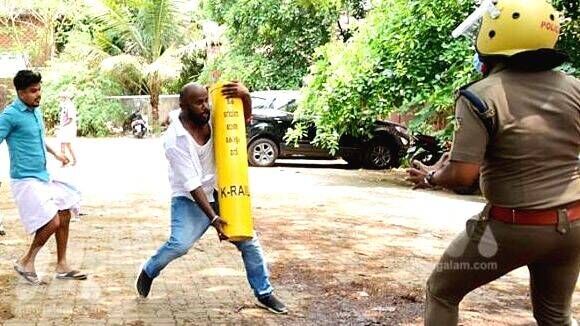 സില്വര് ലൈന് കേസുകള് പിന്വലിക്കില്ല; നിയമനടപടി നേരിടുന്നത് 700ലേറെ പേർ സില്വര് ലൈന് കേസുകള് പിന്വലിക്കില്ല; നിയമനടപടി നേരിടുന്നത് 700ലേറെ പേർ