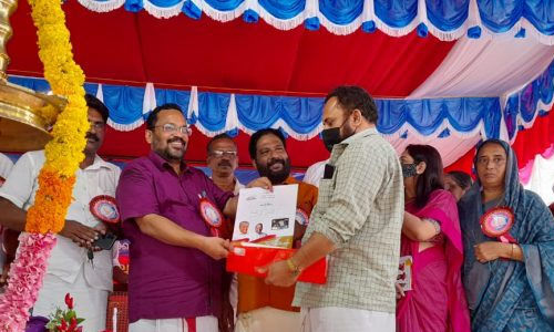 സംസ്ഥാനത്ത് പട്ടയങ്ങള് ഇനി സ്മാര്ട്ടാകും സംസ്ഥാനത്ത് പട്ടയങ്ങള് ഇനി സ്മാര്ട്ടാകും