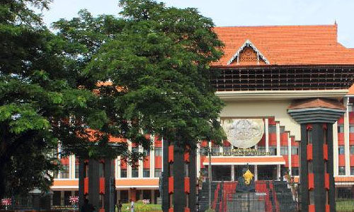 വനിതാ അംഗങ്ങളുടെ സമ്മേളനം കേരള നിയമസഭയില് 26ന് തുടങ്ങും വനിതാ അംഗങ്ങളുടെ സമ്മേളനം കേരള നിയമസഭയില് 26ന് തുടങ്ങും